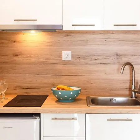 Nikogroup Plaza * بوليخرونو