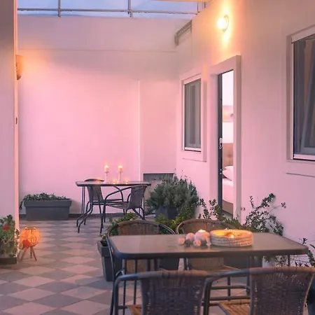 Nikogroup Plaza * 波利克罗诺