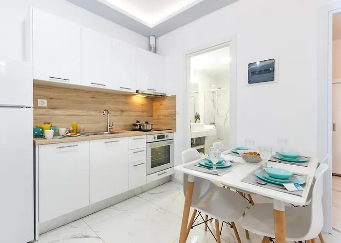 Apartamento Nikogroup Plaza Polychrono