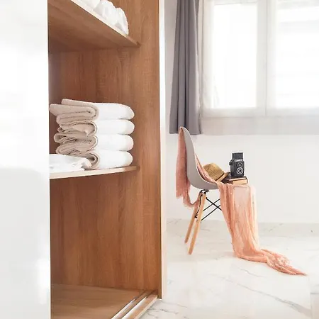 Apartman Nikogroup Plaza Políhrono