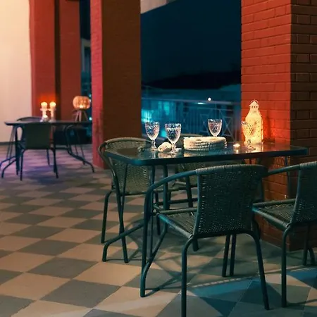 Nikogroup Plaza * Políhrono