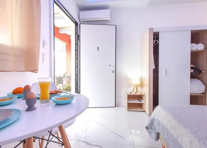 Nikogroup Plaza Apartman Políhrono